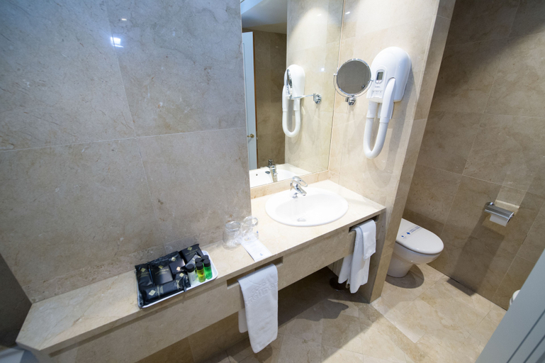 Bathroom 5, Bahia, Cantabria