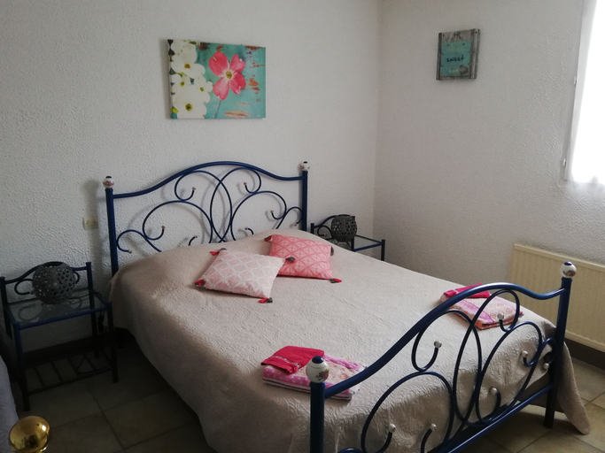 Bedroom 5, Les Chenêts, Deux-Sèvres
