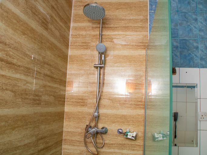Bathroom 4, Denis Hotel, AbujaMun