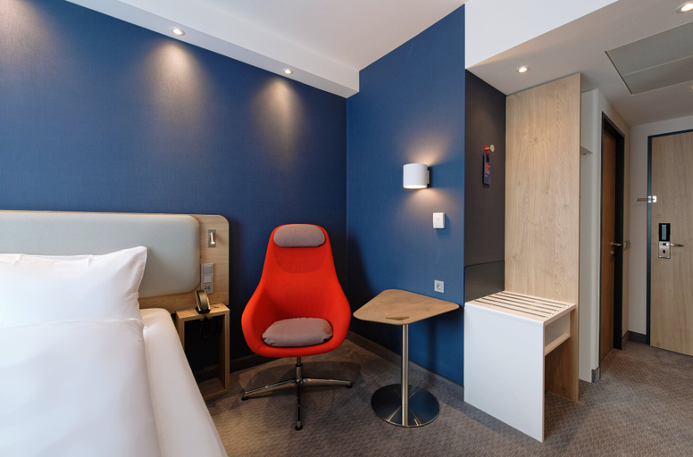 Bedroom 4, Holiday Inn Express LUSTENAU by IHG, Dornbirn