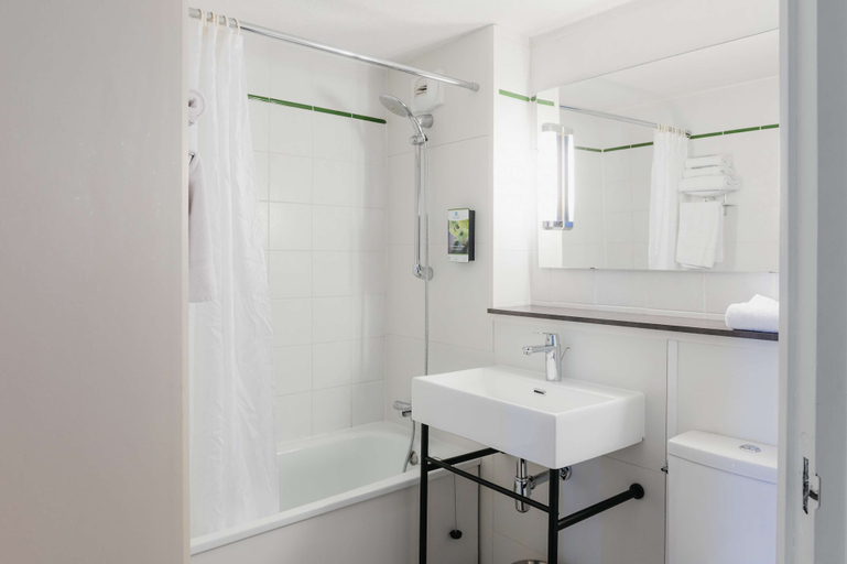 Bathroom 4, Sure Hotel by Best Western Chateauroux, Indre