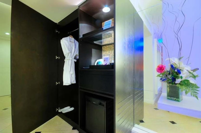 Bedroom 25
