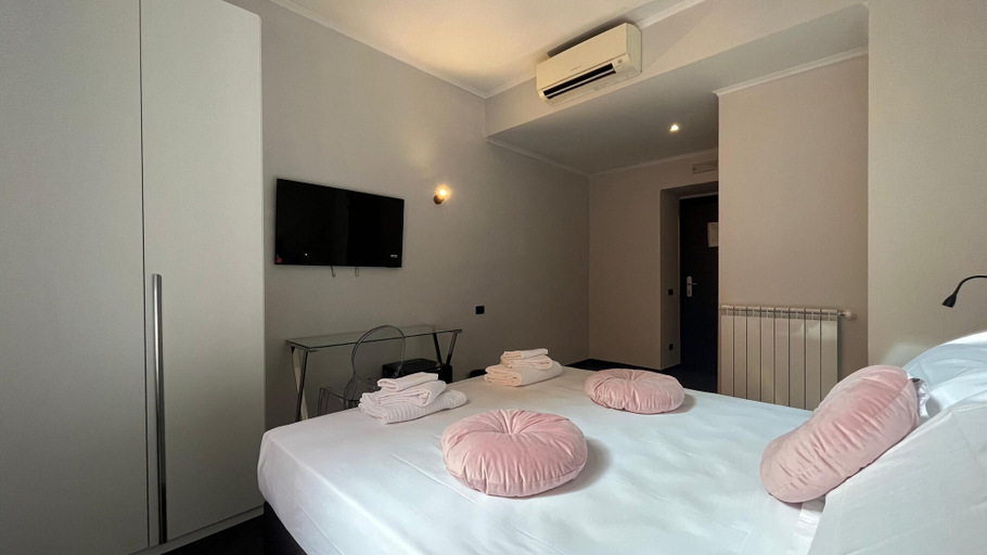 Bedroom 2, Cloud 9 Hotel, Rome