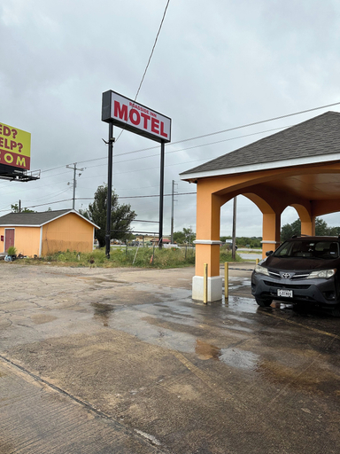 Exterior & Views 2, Roadside Inn, Wilson