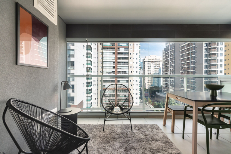 Exterior & Views 9
