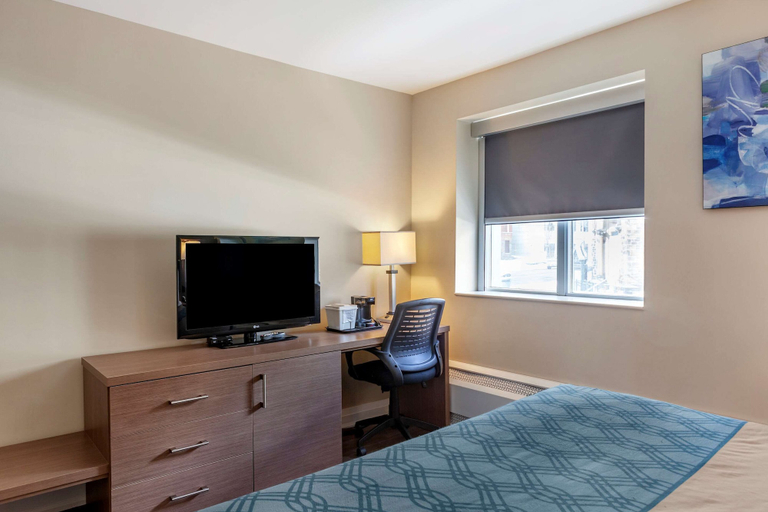 Bedroom 2, EconoLodge Downtown Toronto, Toronto