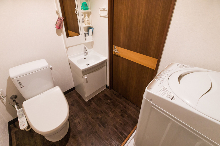 Bathroom 3, Mr.KINJO VIOLETTE KUKOMAE, Naha