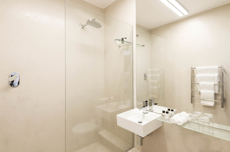 Bathroom 5, Cape Town Hollow Boutique Hotel CBD, City of Cape Town