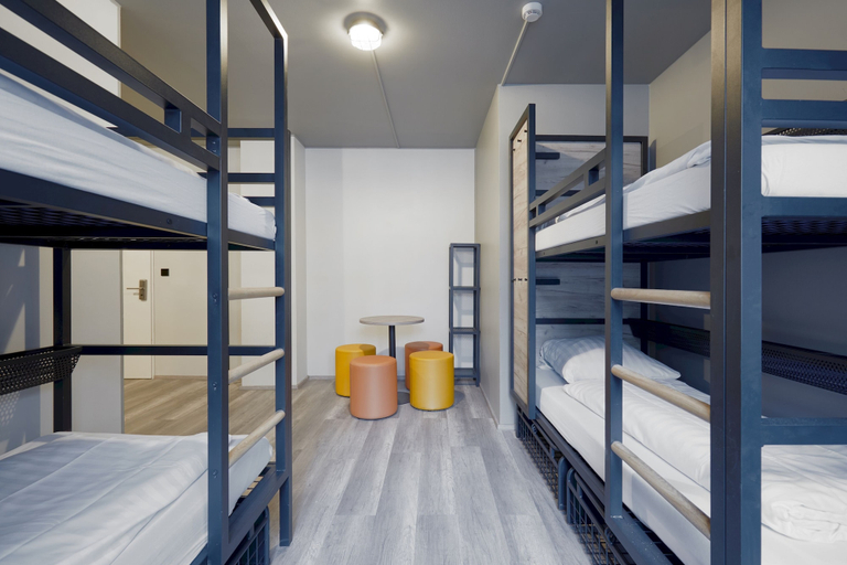 Bedroom 4, a&o Düsseldorf Hauptbahnhof, Düsseldorf