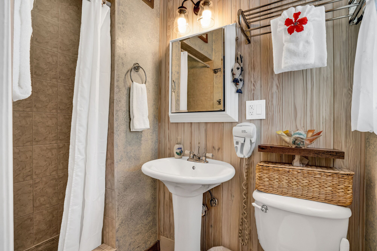 Bathroom 4, Island Bay Resort, Monroe