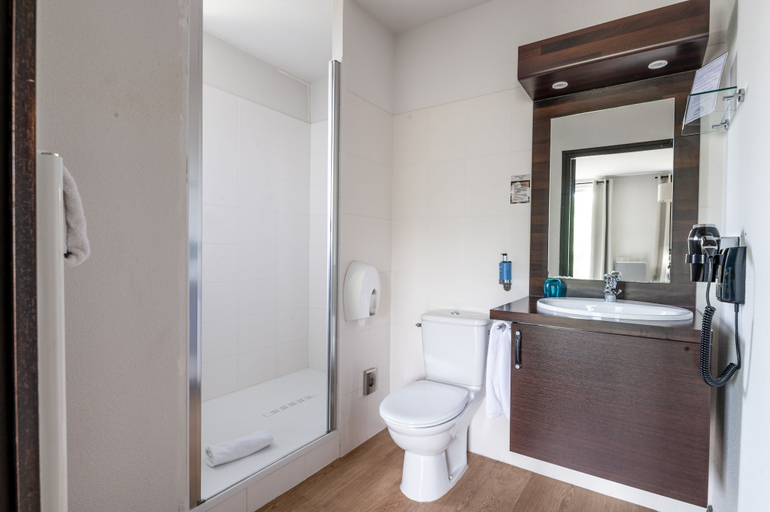Bathroom 5, Domaine de Cicé-Blossac, Ille-et-Vilaine