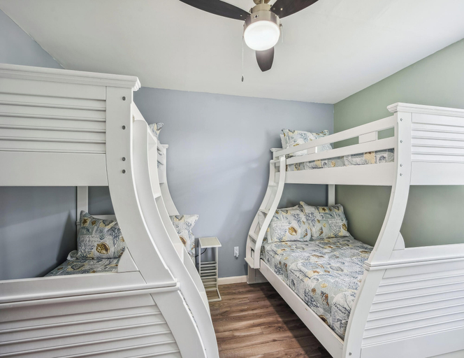 Bedroom 3, Riding The Waves, Galveston