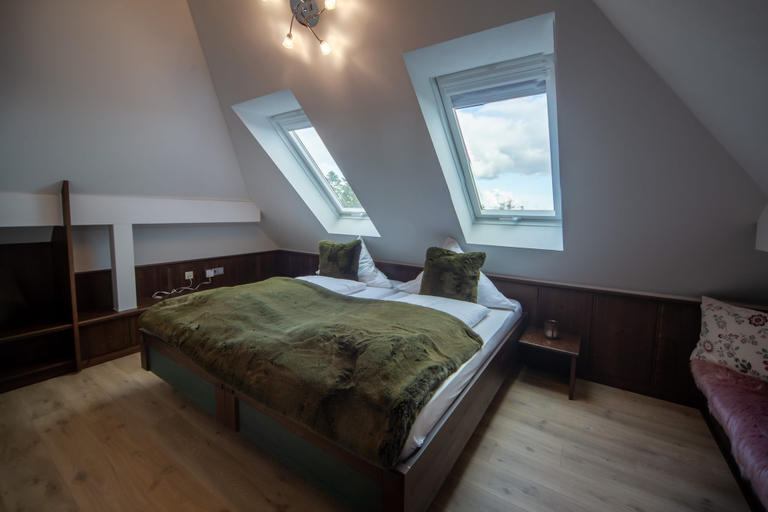 Bedroom 3, Hotel Restaurant Auerhahn, Calw