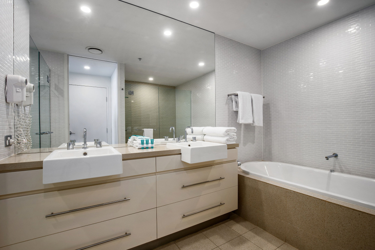 Bathroom 5, The Wave Resort, Gold Coast