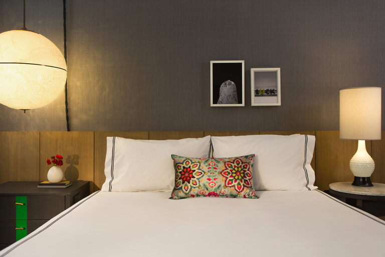 Bedroom 4, Kimpton GRAY HOTEL by IHG, Cook
