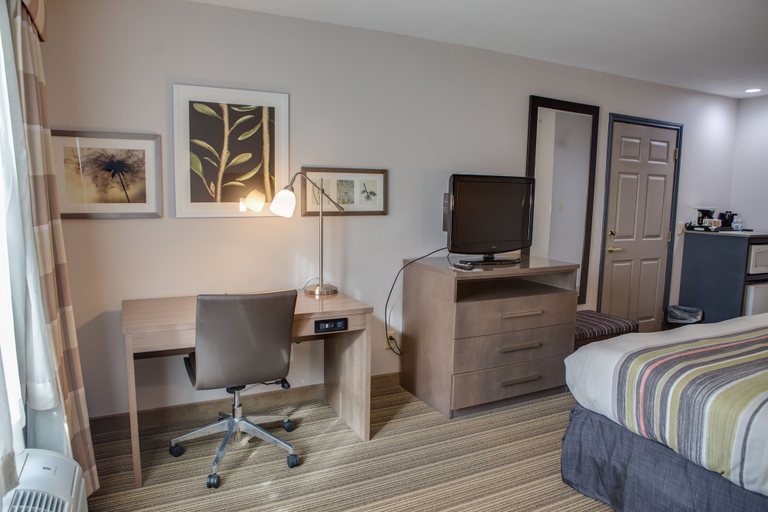 Bedroom 4, Country Inn & Suites by Radisson, Harlingen, TX, Cameron