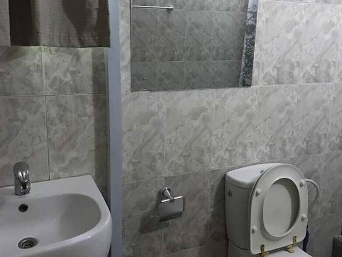 Bathroom, Petesville Hotel Calabar, Calabar