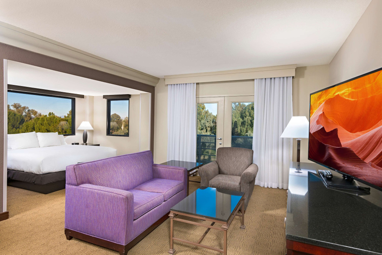 Bedroom 3, DoubleTree by Hilton Phoenix Mesa, Maricopa