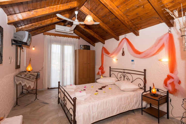 Bedroom 3, Lofos Studios, Ionian Islands