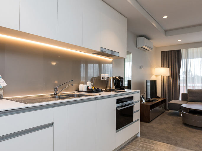 Dining Room 4