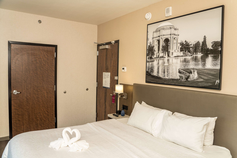 Bedroom 4, Hampton Inn San Francisco Downtown/Convention Center, San Francisco