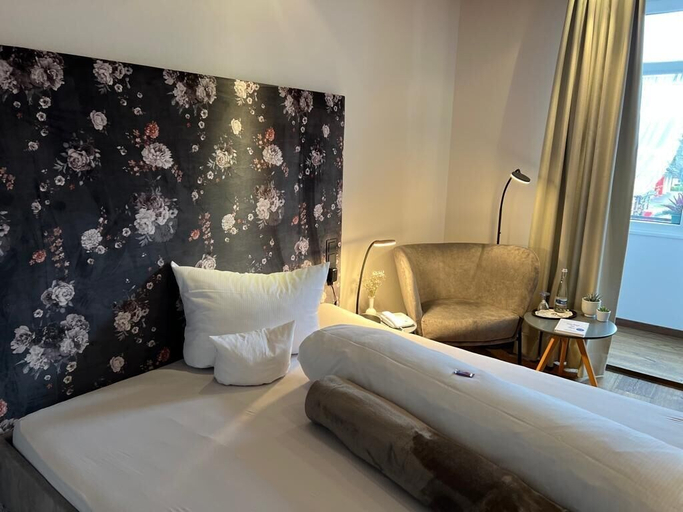 Bedroom 2, Hotel Schwarzwaldhof Gutzweiler, Breisgau-Hochschwarzwald
