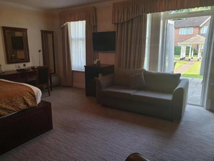 Bedroom 2, The Lismoyne Hotel, Hampshire
