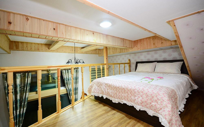 Bedroom 2, Sun and Moon Pension, Yeosu