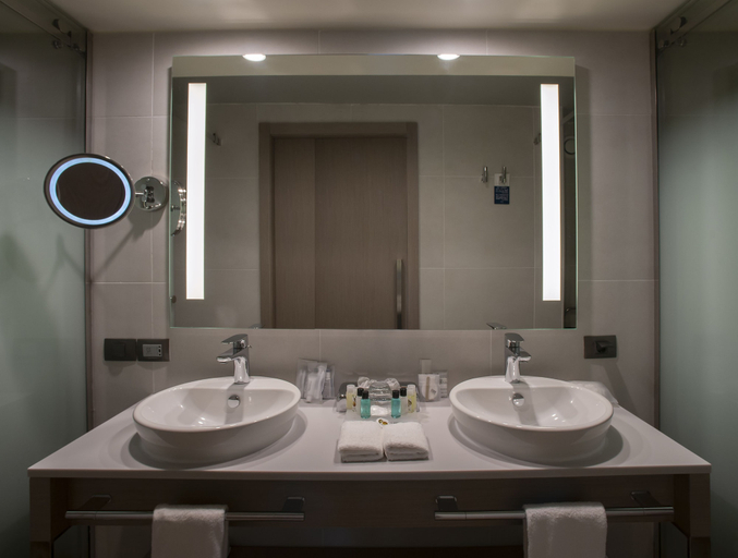 Bathroom 4, Four Points by Sheraton Izmir, Karşıyaka