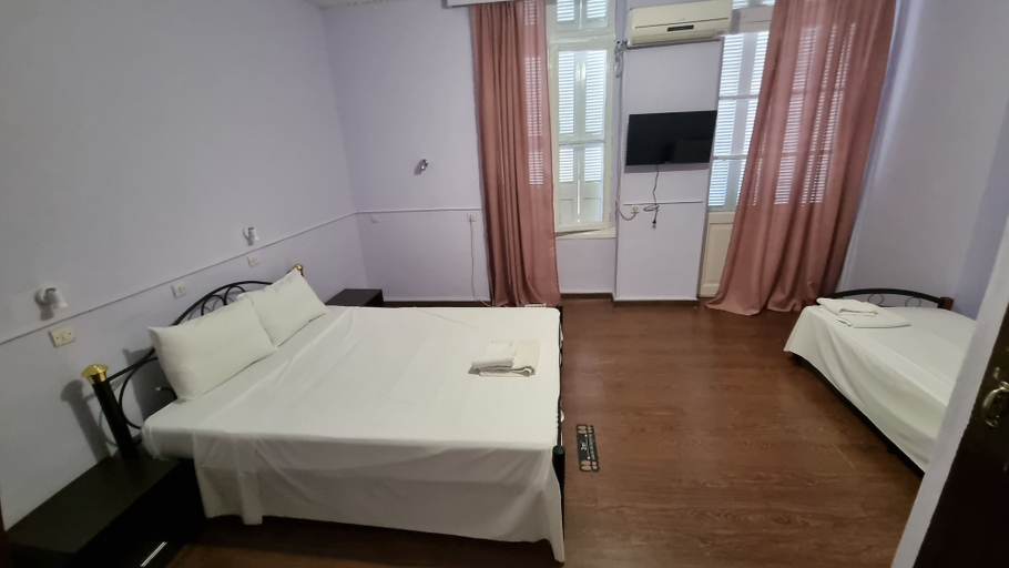 Bedroom 4, Hotel Feron, Attica