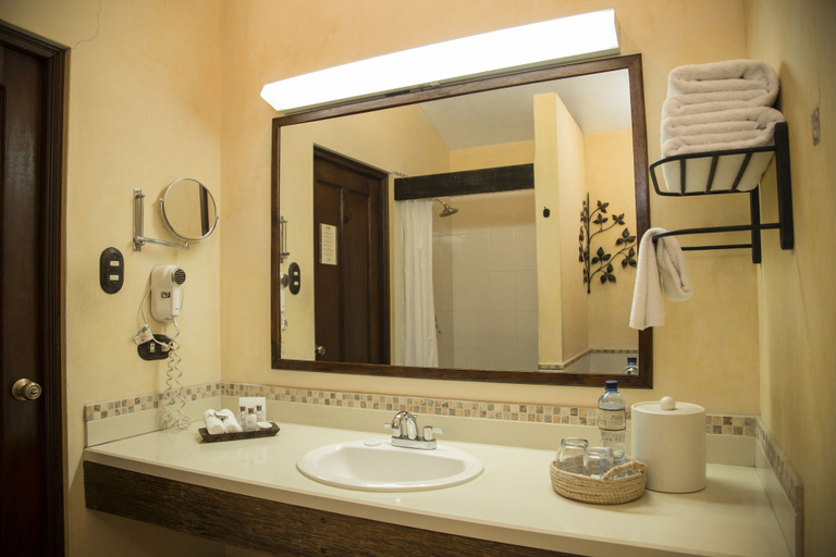 Bathroom 4, Hotel Las Farolas, Antigua Guatemala