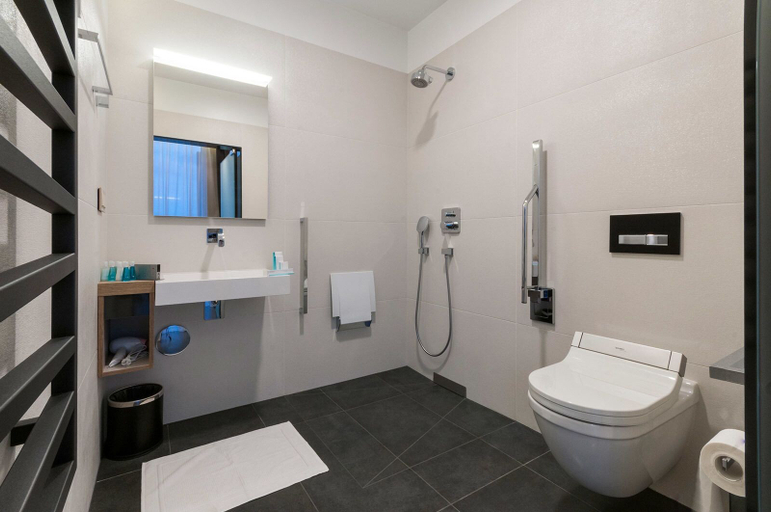 Bathroom 4, Przystan Mechelinki - Marina del Mar, Puck