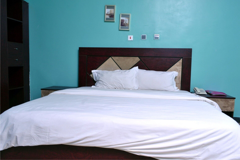 Bedroom 4, Petesville Hotel Calabar, Calabar
