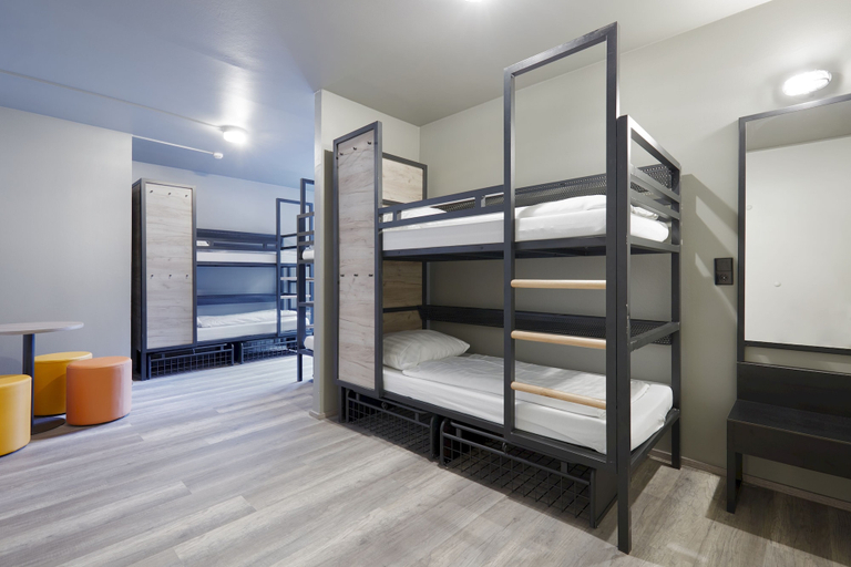 Bedroom 4, a&o Düsseldorf Hauptbahnhof, Düsseldorf
