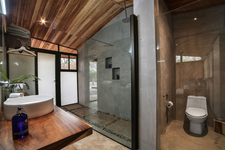 Bathroom 5, Villas Kalei, Santa Cruz