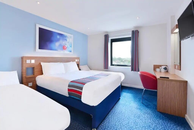 Bedroom 2, Travelodge Inverness Fairways, Highland