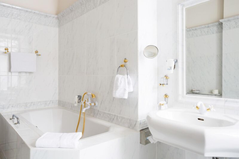 Bathroom 5, Hotel Radium Palace, Karlovy Vary