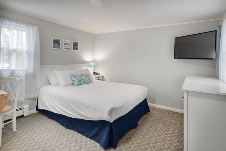 Bedroom 2, Kittery Inn and Suites, York