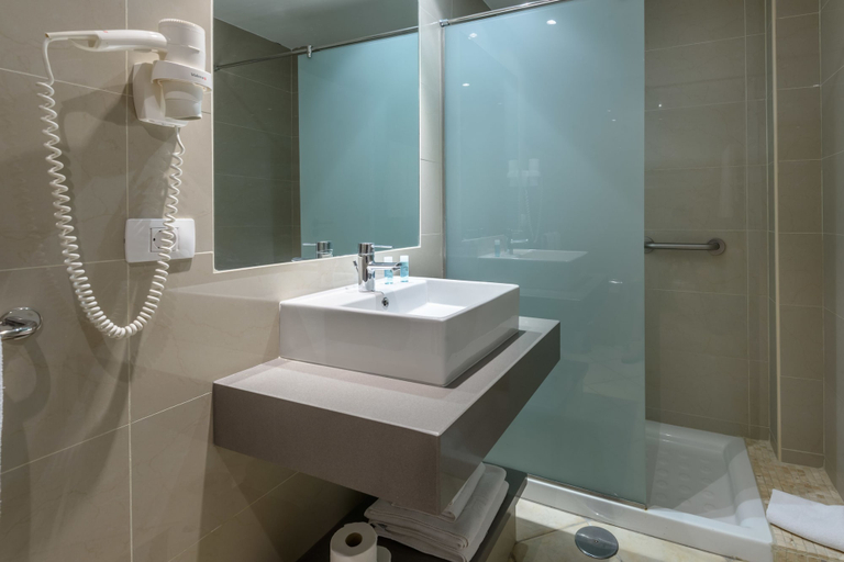 Bathroom 3, Ona Pearl Grey, Santa Cruz de Tenerife