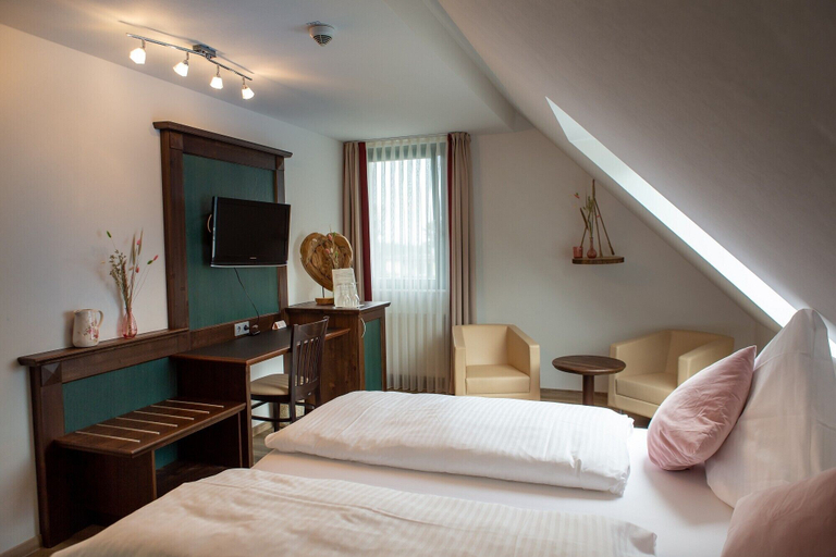 Bedroom 5, Hotel Restaurant Auerhahn, Calw