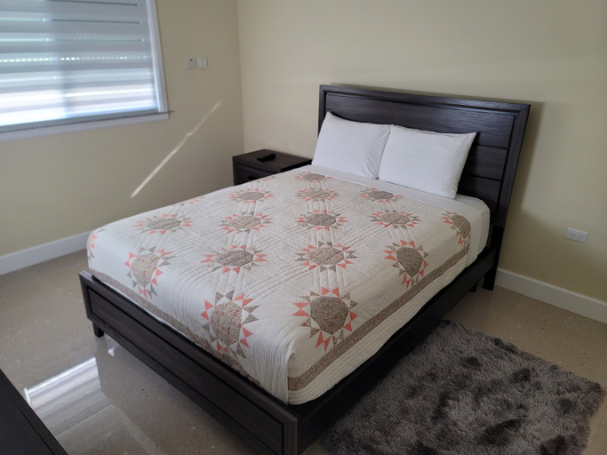 Bedroom 2, Draxhall Marina Villa