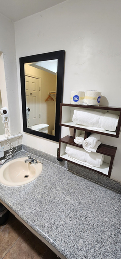 Bathroom 4, B&J Hotel and Apartment, Reeves