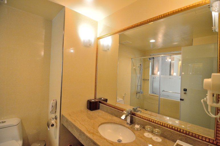 Bathroom 4, Royal Chiayi Hotel, Chiayi City