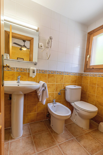 Bathroom 3, Hostal Rio Ara Bellosta, Huesca