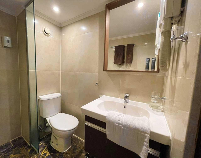 Bathroom, Nile Cruise Aswoan & Luxor 3 & 4 Nights, Aswan
