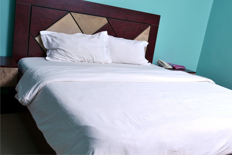 Bedroom 2, Petesville Hotel Calabar, Calabar
