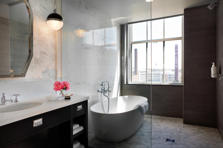 Bathroom 5, Kimpton CARDINAL HOTEL by IHG, Forsyth