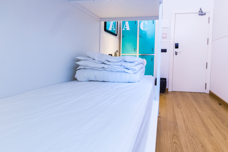 Bedroom 4, Far Home Bernabeu, Madrid