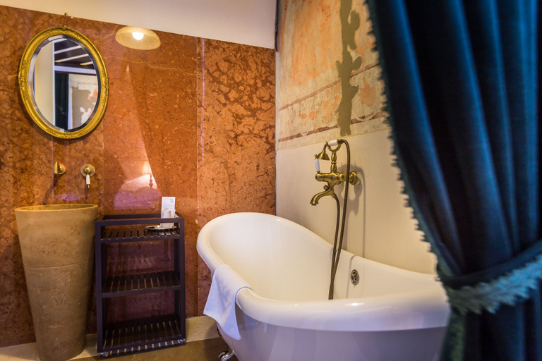 Bathroom 4, Castle Hotel Daniel, Bradut