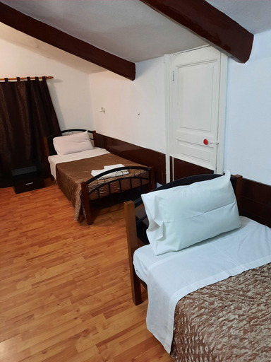Bedroom 5, Hotel Feron, Attica